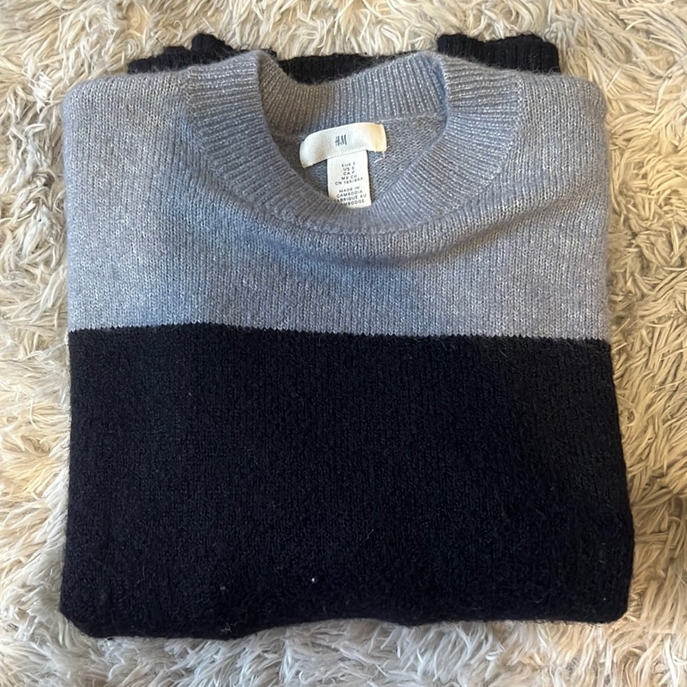 H&M sweater crewneck